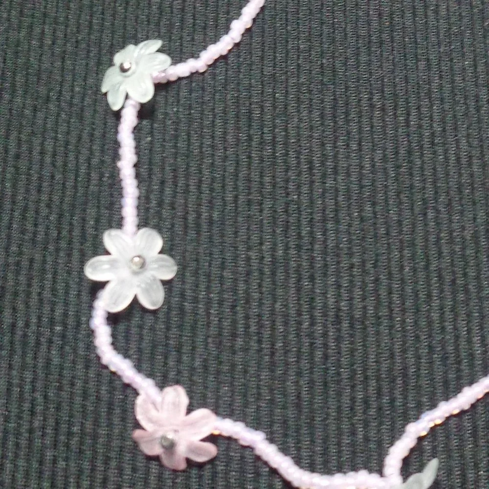 girls flower & bead necklace